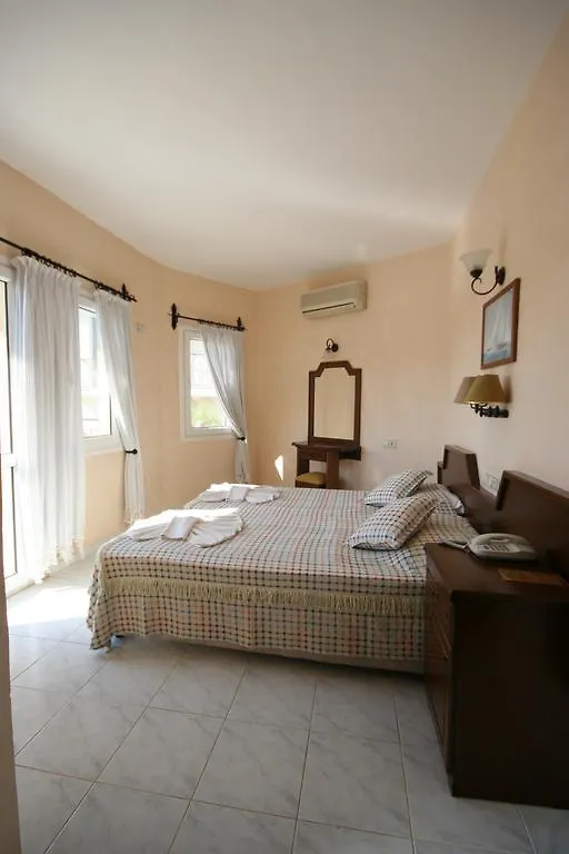 Cypriot Hotel Ölüdeniz 2*,
